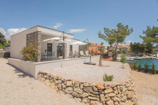 Beach house Ribica - Housity