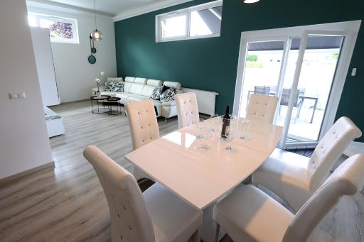 Exklusive FW mit 3 SZ und großer Terrasse - Housity