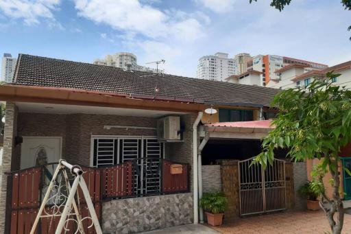 Impian Holiday Home - Housity