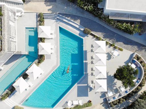Relux Ios Hotel - Housity