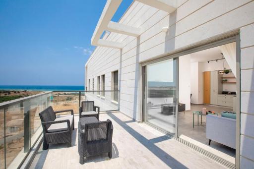 Chic Sea View Balcony Escape by Sea N' Rent - Housity