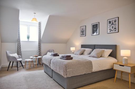MODERN and SPACIOUS HOUSE CLOSE TO THE CITY CENTRE - Housity