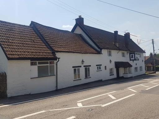 The Dog Inn - Housity