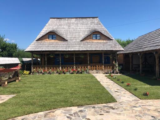 Casa Colț din Maramureș - Old Traditional House - Housity