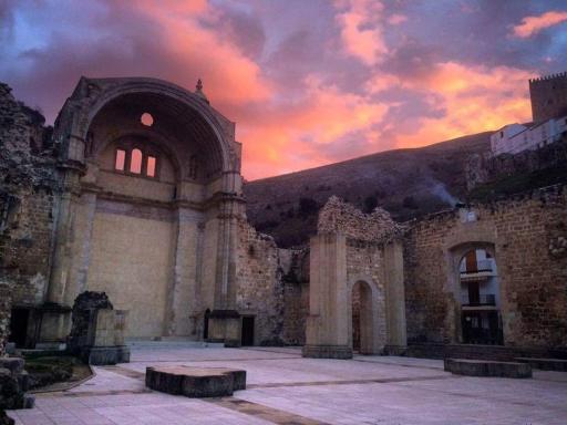 ALQUILER CASA PEPA EN CAZORLA - Housity