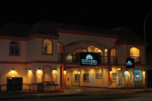ERTH INN by AGA Maywood - Housity