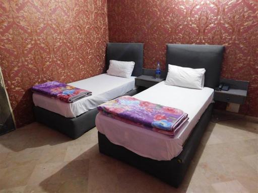 Royal Inn Hotel - Housity