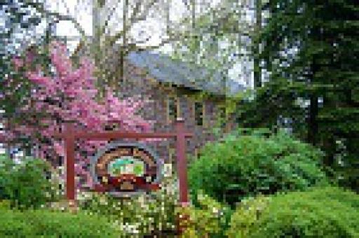 Brownstone Colonial Inn - Housity