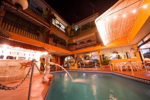 Ideal Villa Hotel - Housity