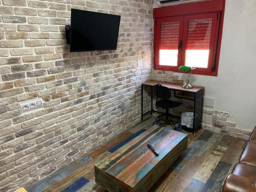 Small Studio Inside a Penthouse on the Border - Housity