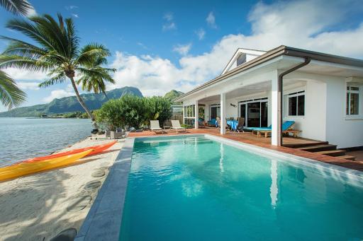 Villa Tepoe Pool and Beach - Housity
