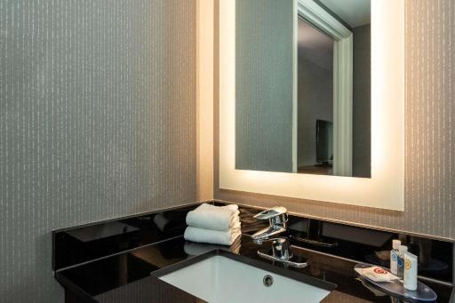 Comfort Inn - Housity