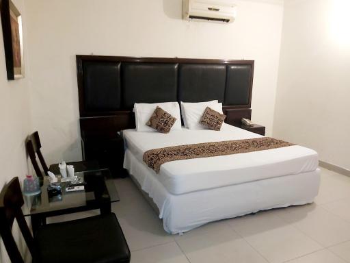 New Look Hotel - Housity