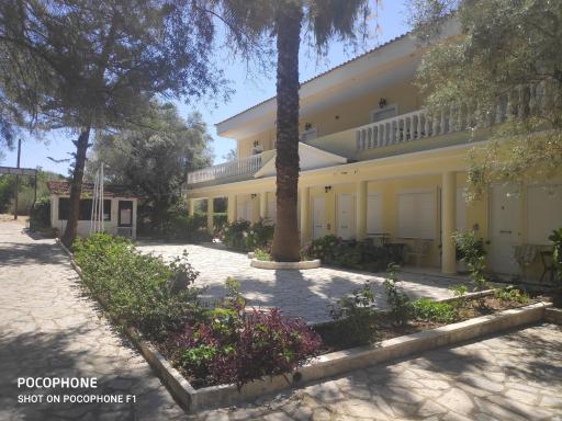 PERIGIALI BEACH - Housity