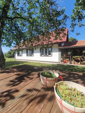 Village House Flowerside - Housity