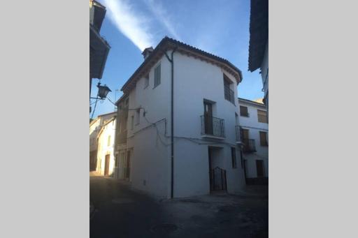 Casa con encanto en Poyales del hoyo - Housity