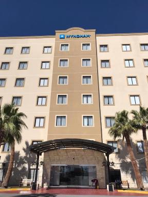 Wyndham Torreon - Housity
