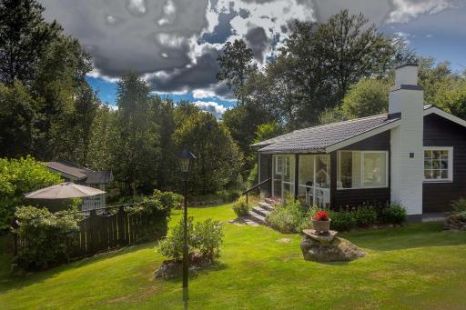 Very nice cottage by the lake. Lursjön! - Housity