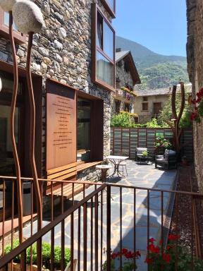 Hotel Boutique La Neu - Housity