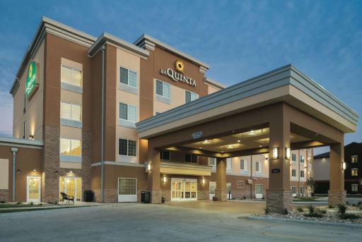 La Quinta by Wyndham Grand Forks - Housity