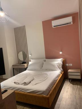 Hotel Bar Restaurant Triumf Shengjin - Housity