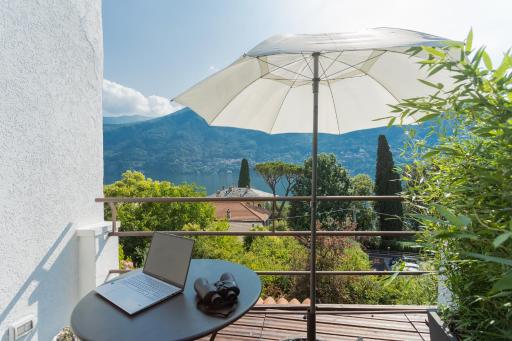 P Terrace - Lake View by Rent All Como - Housity