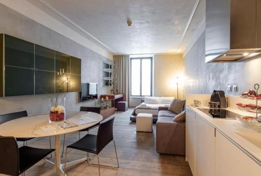 Milan Royal Suites - Centro Duomo - Housity