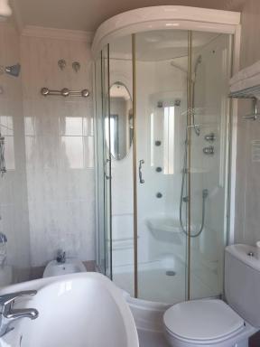 Hotel Dracos - Housity