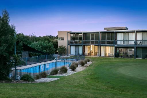 Relax at 54 - Housity
