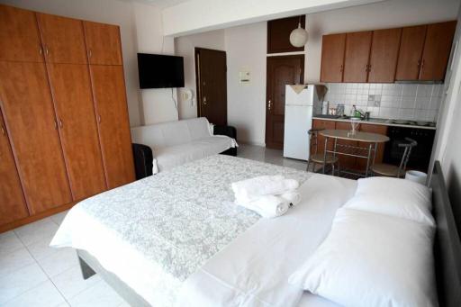 Papi's Free Parking Apartments 1 - Studio - Housity