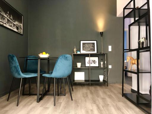 Industrial Design Bungalow – 2 min to Center, Wifi - Housity