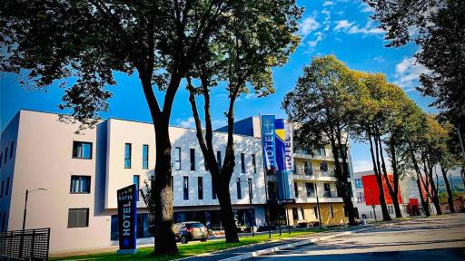 Hotel Safir - Housity
