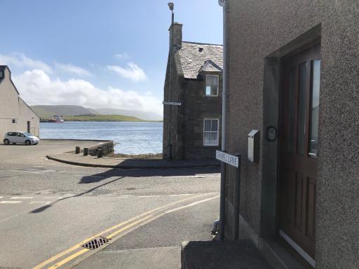 Cosy holiday home, Scalloway, Shetland. - Housity