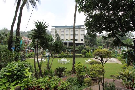 Hotel Hillock - Housity