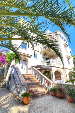 Apartment Dony - Tičić - Housity