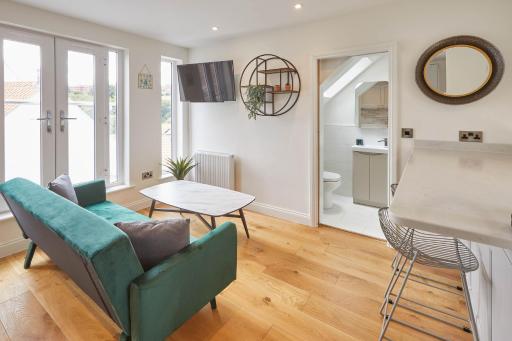 Host & Stay - The Birds Nest - Housity