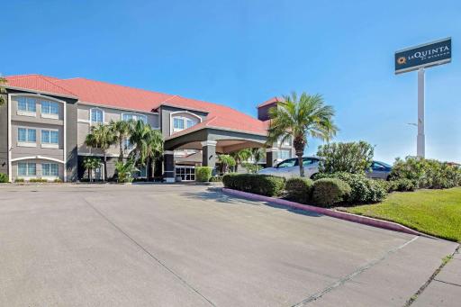 La Quinta by Wyndham Corpus Christi Airport - Housity
