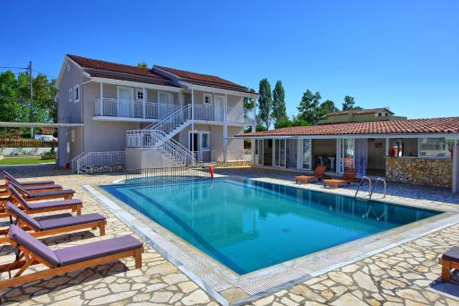 Sidari Beach Villa by PosarelliVillas - Housity