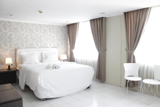 Spacious Studio Room at The Jarrdin Cihampelas Apartment By Travelio - Housity