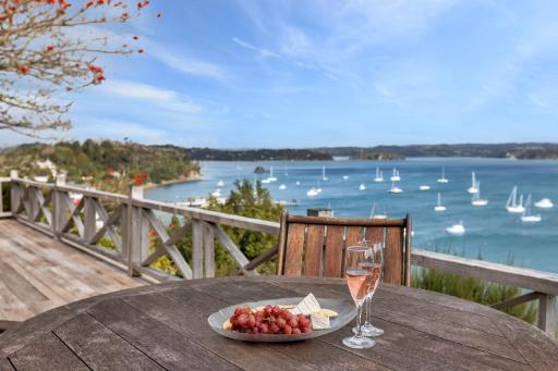 Te Maiki Retreat - Russell Holiday Home - Housity