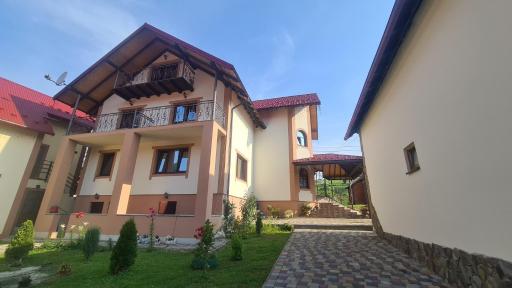 Гостинний Двір Вишня - Housity