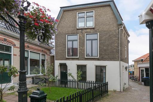 Knus vertoeven in een historisch pand in Grou. - Housity