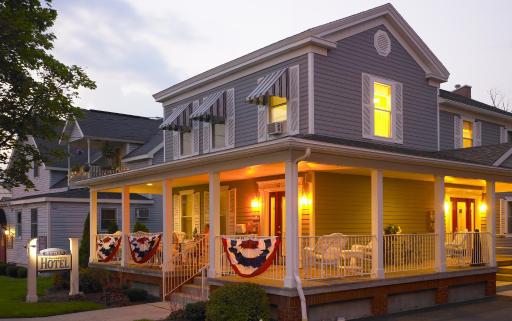 Skaneateles Suites Boutique Hotel - Housity
