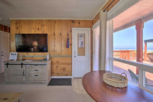 Oceanview Rockaway Beach Condo with Deck and Gas Grill - Housity