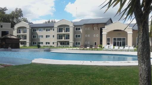 Howard Johnson Resort & Convention Center Ezeiza - Housity