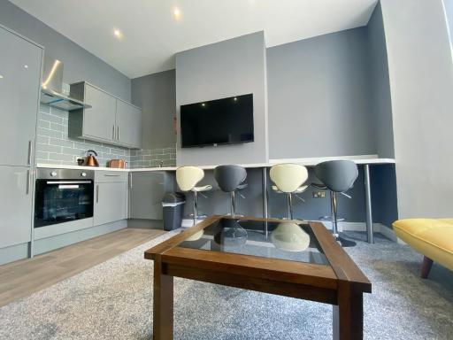 Chelsea Suite Sasco Apartments - Housity