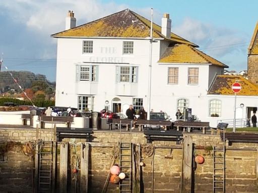 The George - Housity