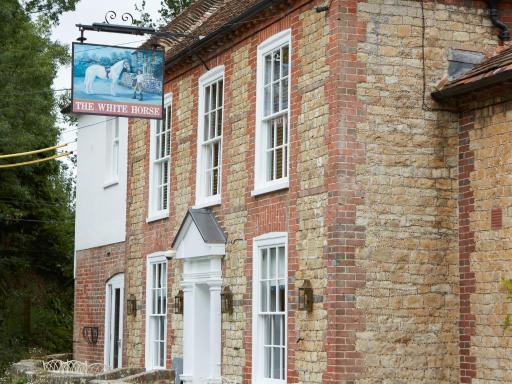 The White Horse Inn - Housity