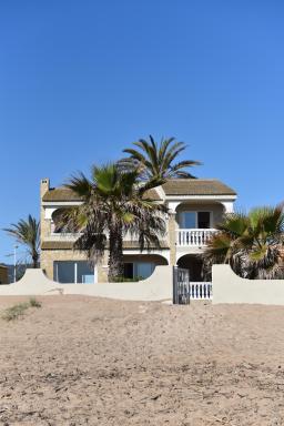 Beach House Villa Roca - Housity