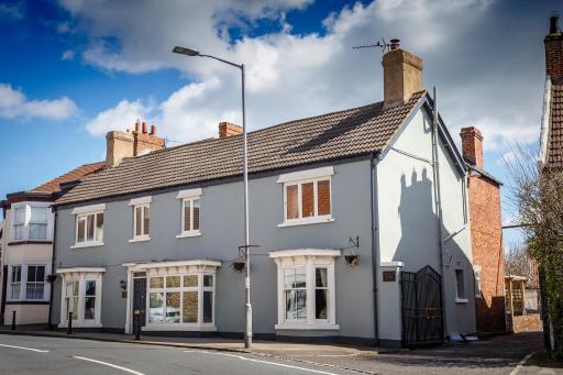 Durham House Holiday Let, sleeps 26 with Croft and Hay Loft - Housity